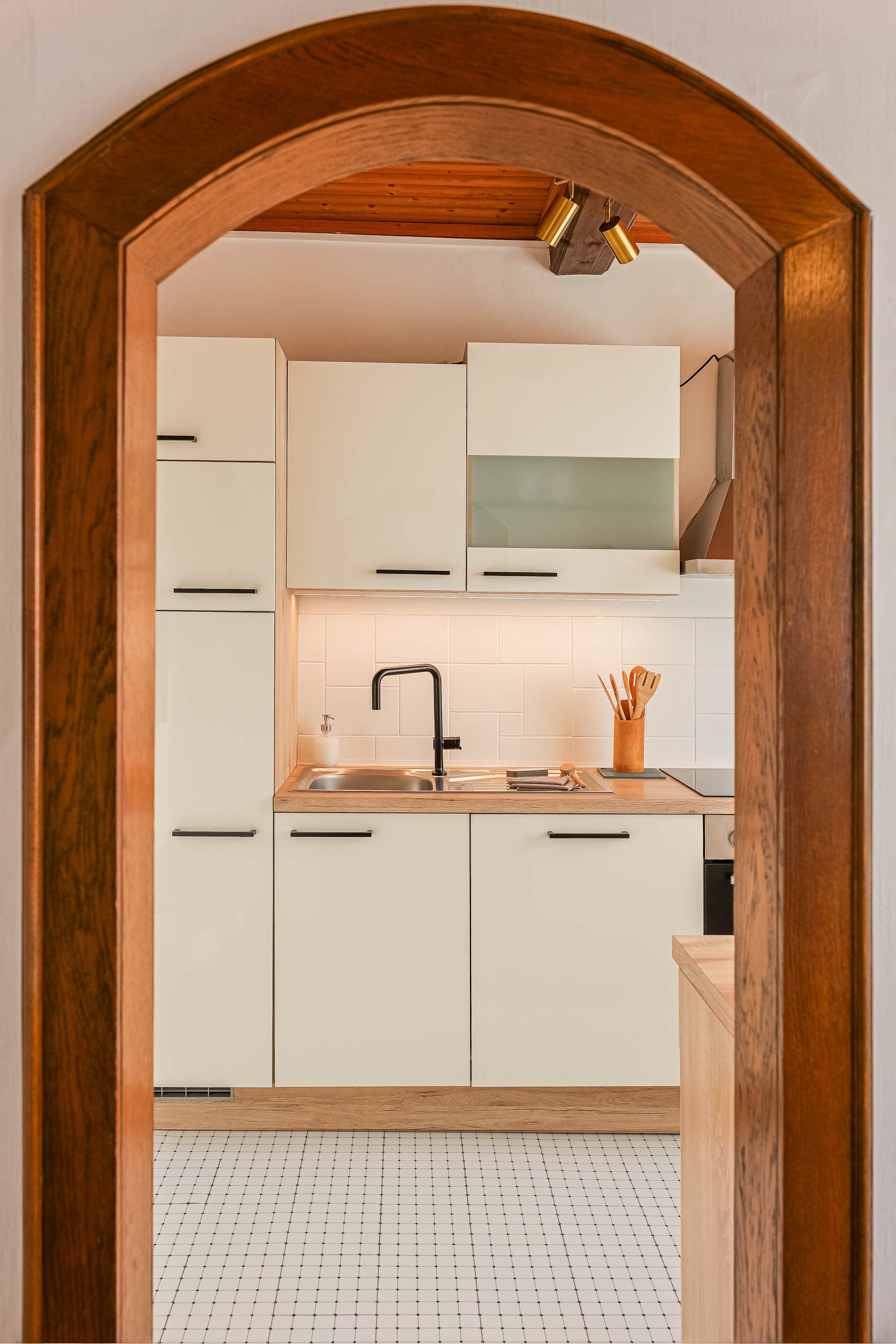 Tegelweg, Vienna. kitchen 3